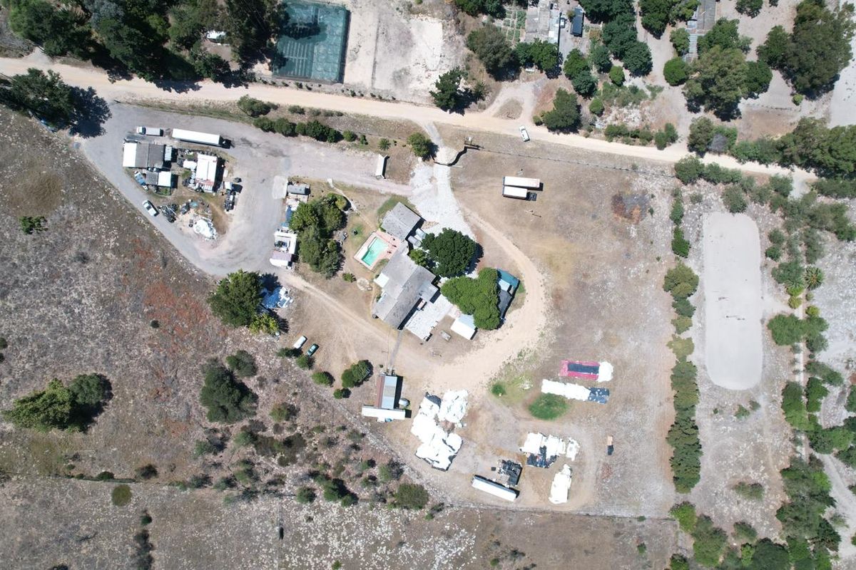 On Show by appointment only - Photo 3