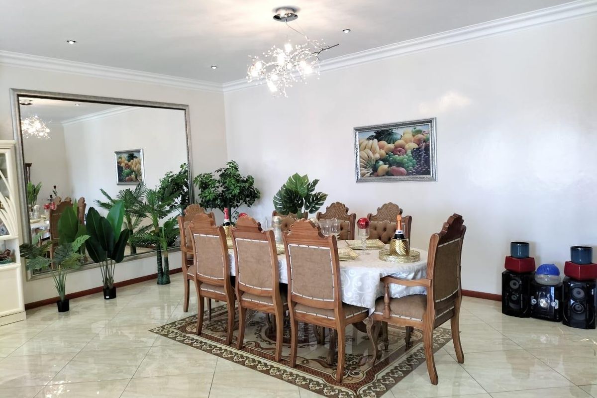 **Charming Family Home with Income Potential: Ideal for B&B or School** - Photo 2