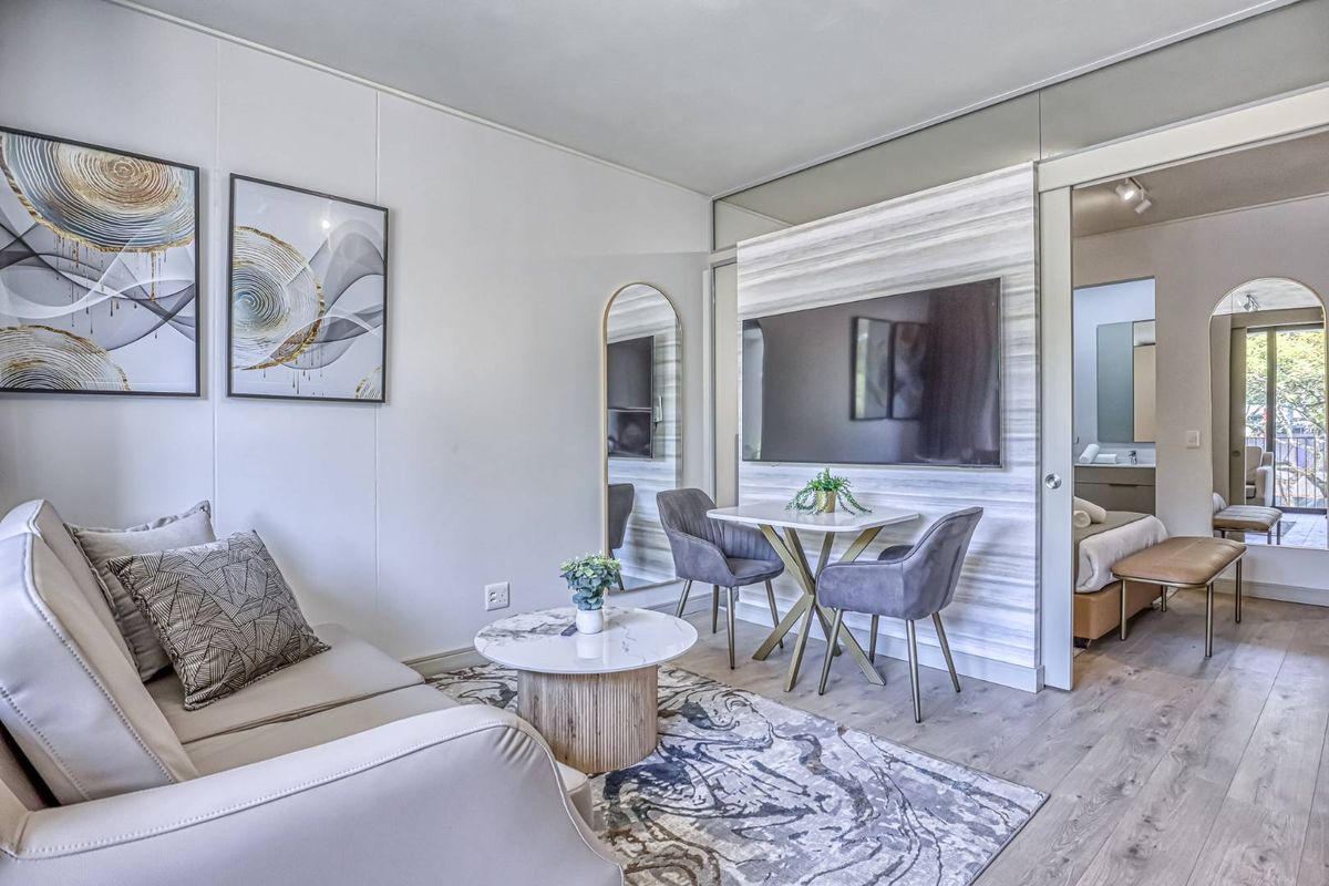 STUPENDOUS FULLY FURNISHED 1 BED APARTMENT IN NEW COMPLEX IN ROSEBANK - Photo 5