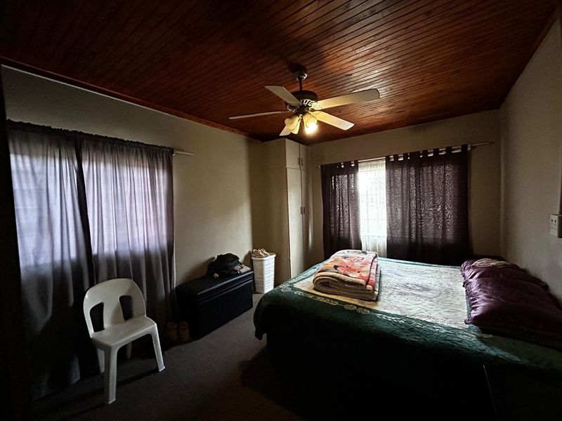 Family-Friendly 4-Bed Home - Photo 5