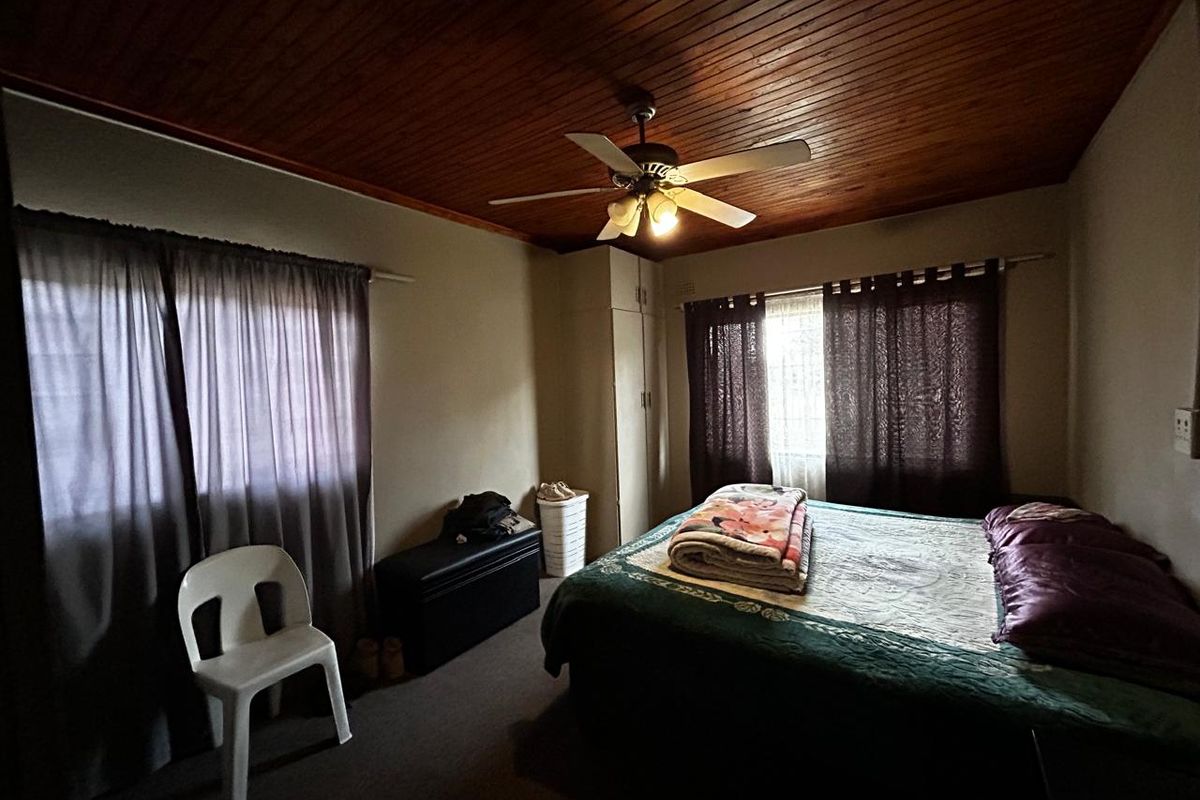 Family-Friendly 4-Bed Home - Photo 5