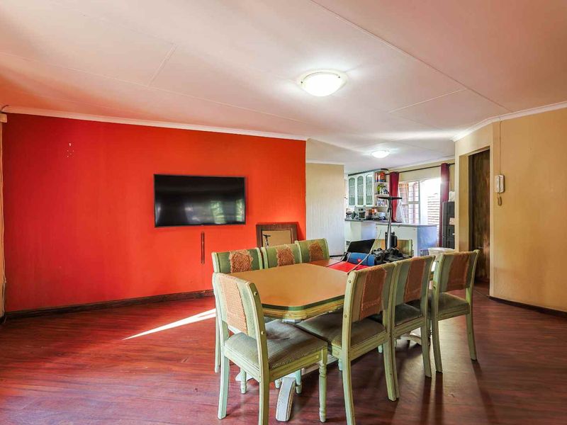 3-Bedroom Family Home in Murrayfield - Photo 5