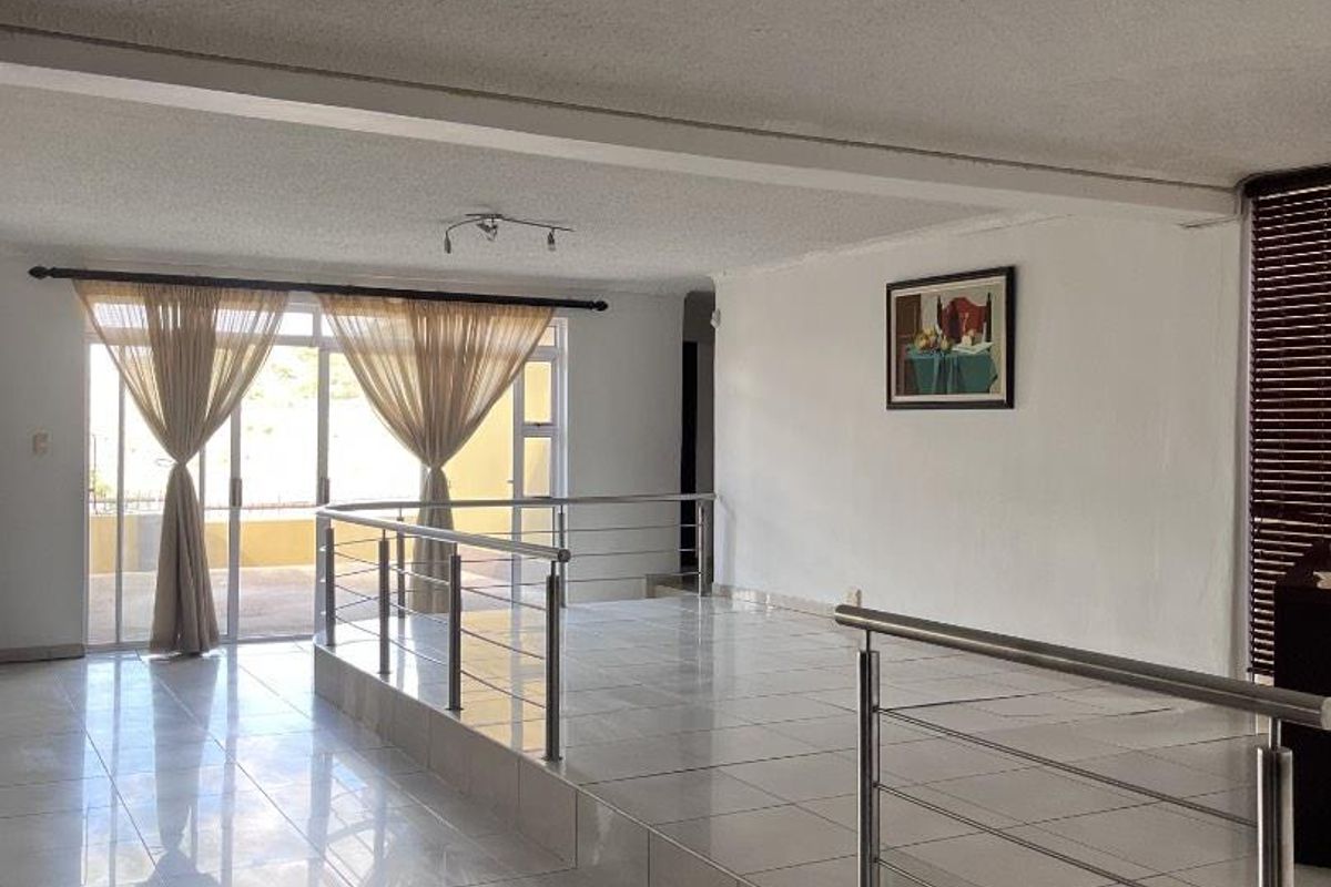 Freestanding Mansion For Sale | Prime Olympia  | N$ 8,450,000 - Photo 4