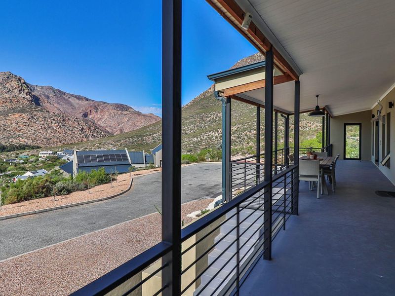 Charming Home with Scenic Mountain Views - Photo 8