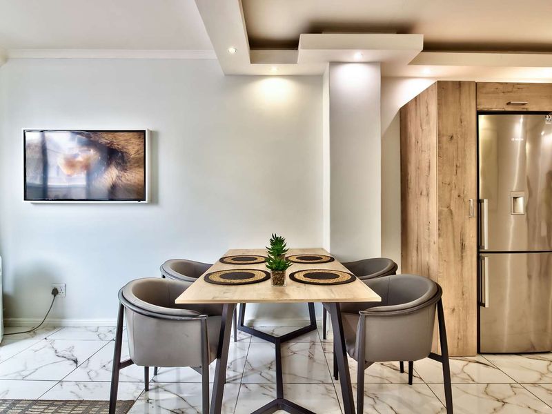 Urban Living Meets Investment Potential at The Square - Photo 7