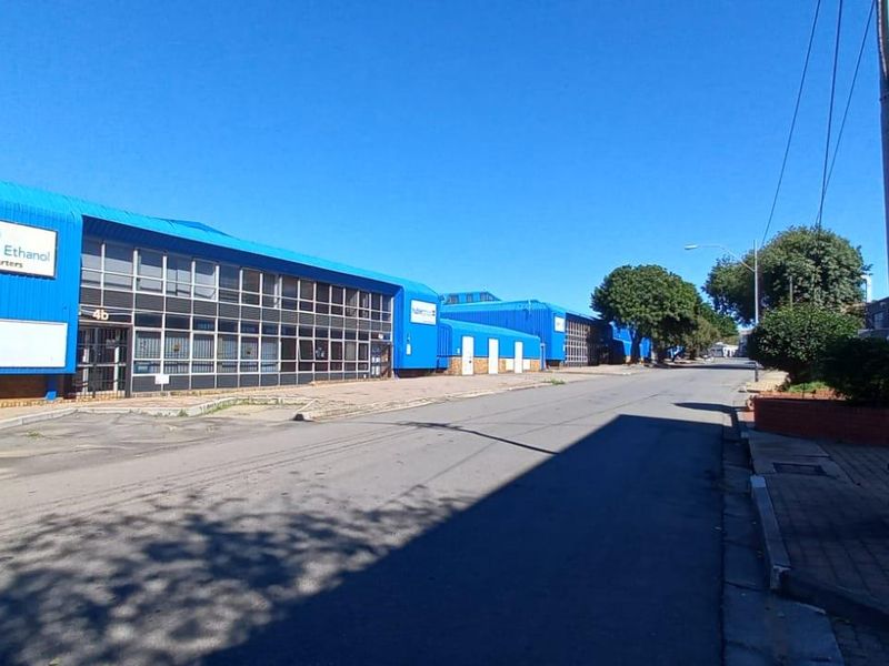 400 m2 Industrial Unit with Office Space | Benrose - Photo 3