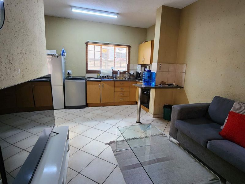 Cozy and Affordable Bachelor unit - Photo 4