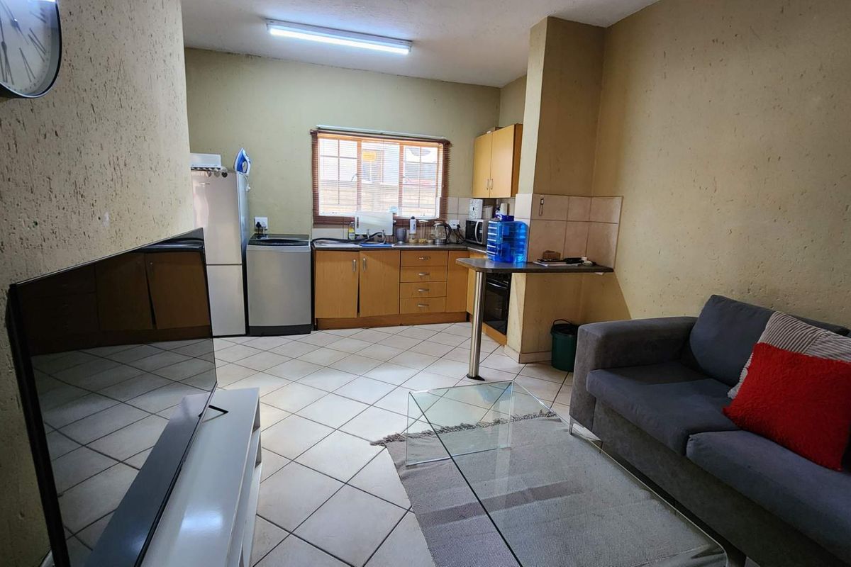 Cozy and Affordable Bachelor unit - Photo 4