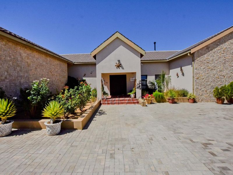 Omaruru Wildlife Estate, Omaruru:  Lifestyle plot with LUXURIOUS MANSION is for sale - Photo 5