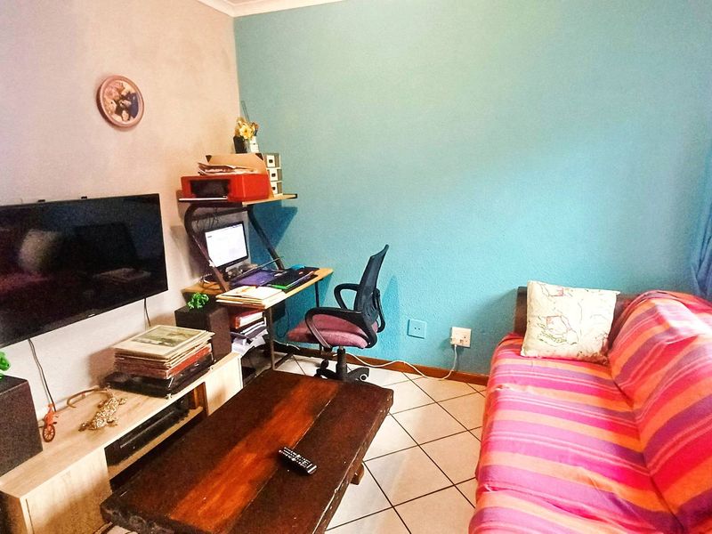 A Hidden 2- Bedroom Gem in Jacaranda Lane – Space, Charm & Lifestyle - Photo 3