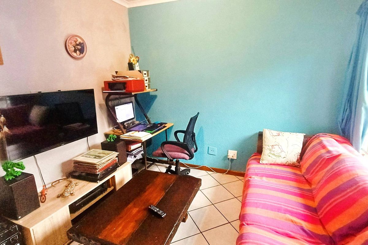 A Hidden 2- Bedroom Gem in Jacaranda Lane – Space, Charm & Lifestyle - Photo 3