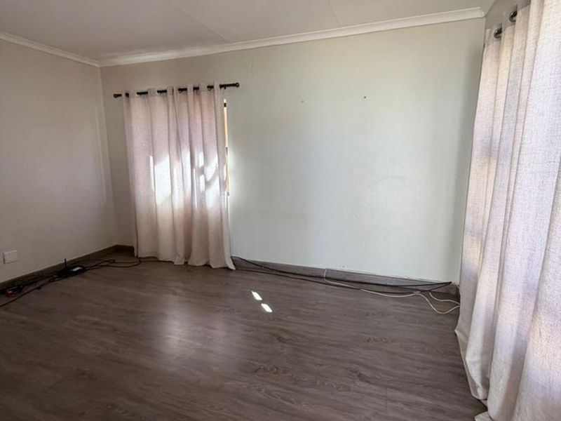 3 Bedroom House for Sale - Photo 5