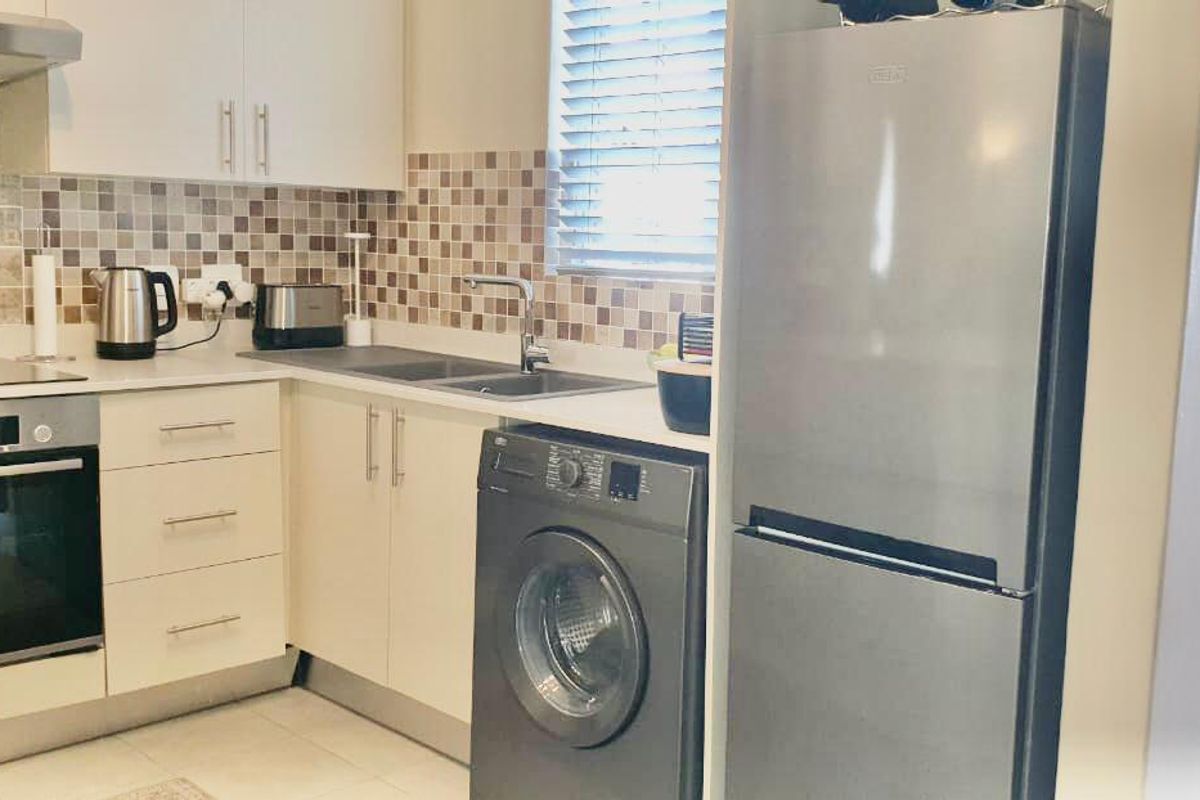 Newly renovated townhouse. - Photo 5