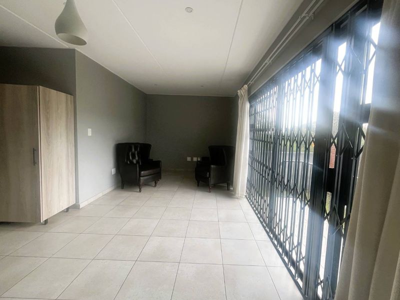 Where comfort meets clever living -your Ferndale hideaway with a garden twist! - Photo 6