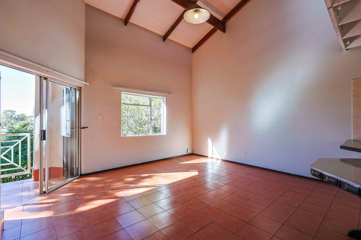 Exceptional Space, Prime Position, Outstanding Value. - Photo 5