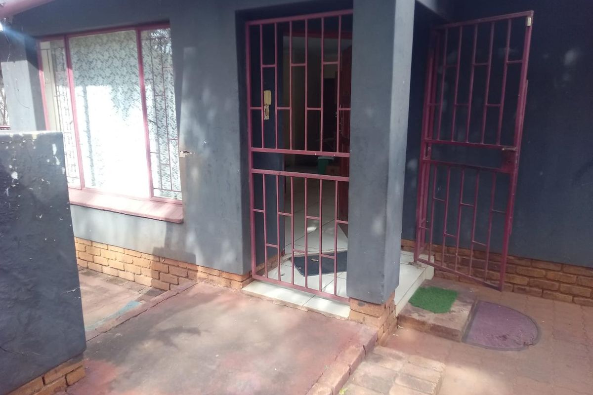 3 Bedroom House for sale in Hesteapark - Photo 2