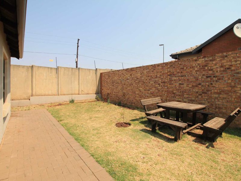 3 Bedroom house for sale in Clayville, Parklands Security Estate - Photo 8