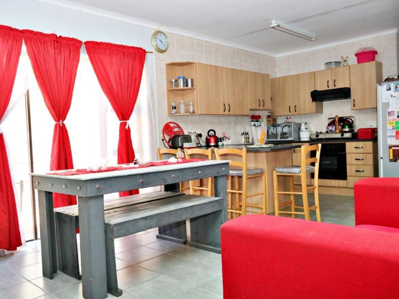 Low maintenance townhouse on sought after area - Photo 8