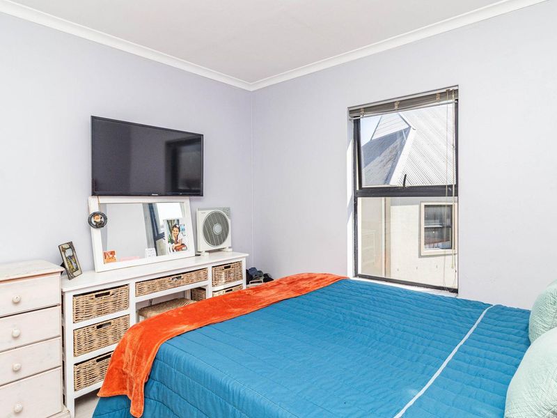 2-Bedroom Apartment for Sale in Kuilsriver - Photo 5
