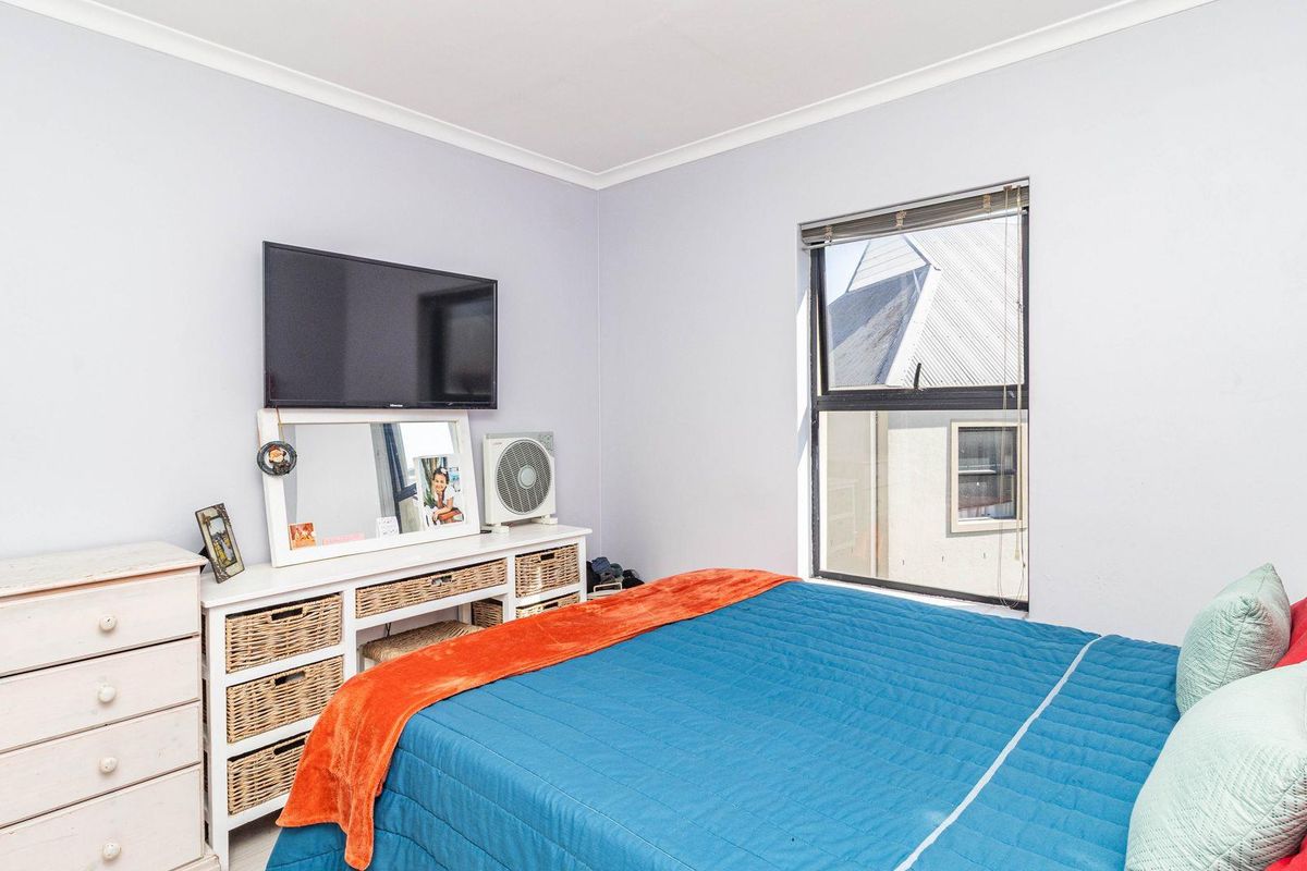 2-Bedroom Apartment for Sale in Kuilsriver - Photo 5