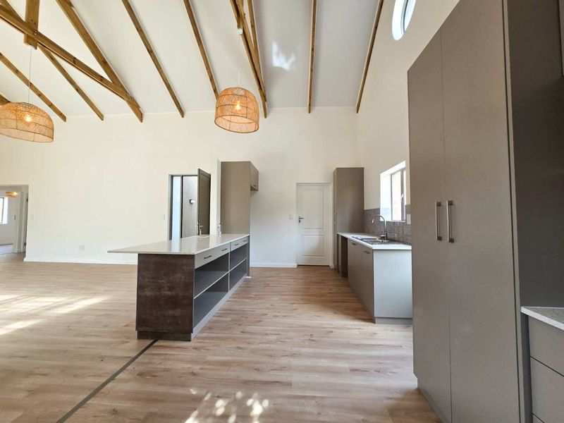 Modern 3 Bedroom townhouse for sale in Stilbaai-Wes. - Photo 6