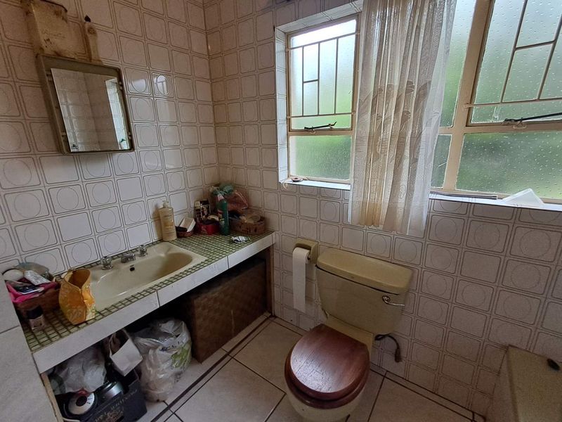 Endless Possibilities in This 3-Bedroom Family Home! - Photo 5