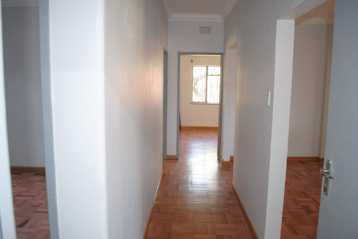 Old but neat 3 Bedroom house to rent - Photo 5