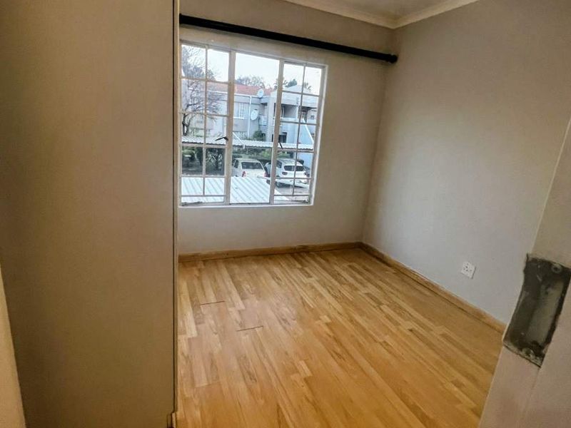 Bright Open-Plan Living Near Sandton CBD – Rent R12,000 - Photo 8