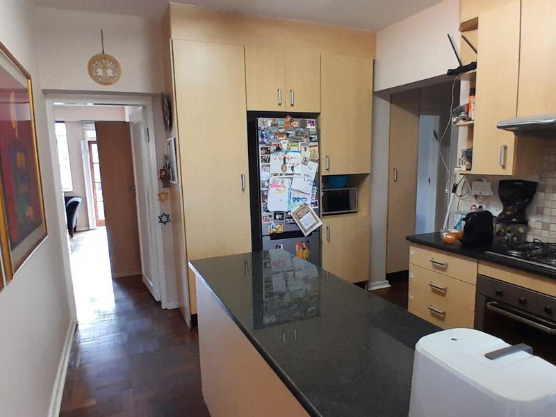 2-Bed Ground Floor Gem with Balcony & 24-Hour Security - Photo 3