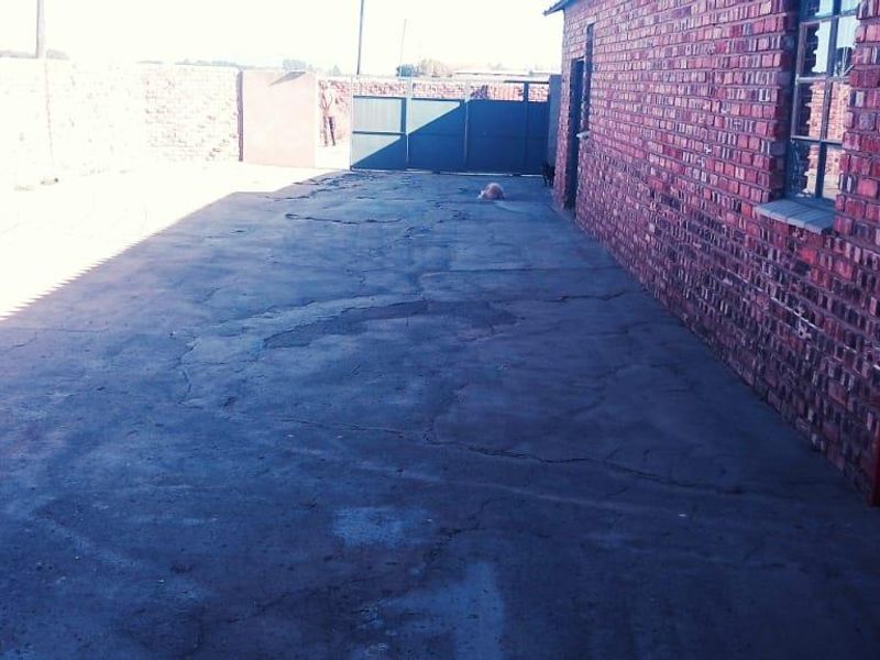 SMALL HOLDING CONSITS OF TWO HOUSES .GREAT INVESTMENT. EQUIPED WITH A TWO TOWER ERRIGATION PIVOT - Photo 8