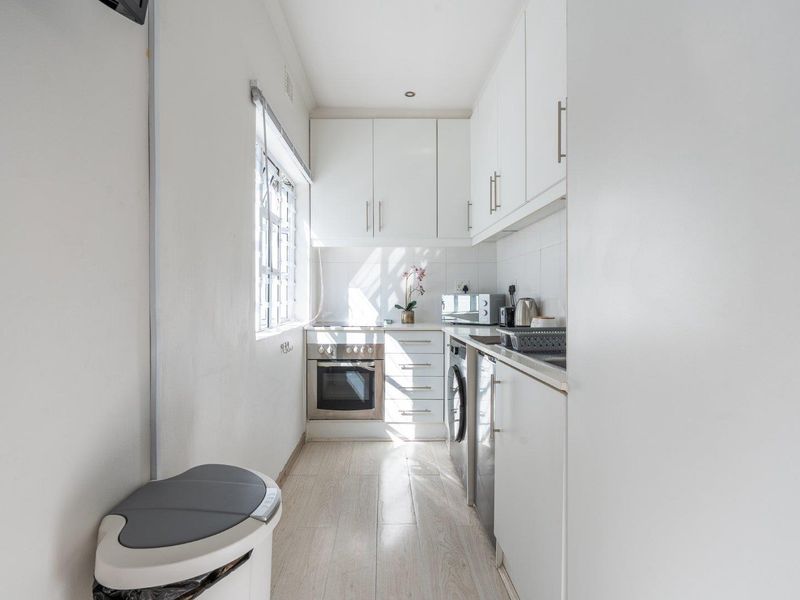 Studio With Garage and Fully Furnished - Photo 6