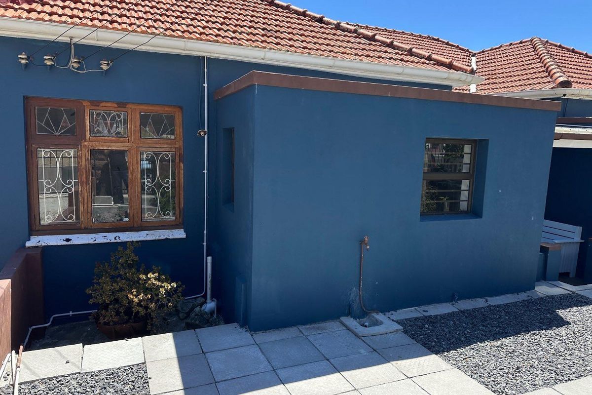 House + Flat - Photo 3