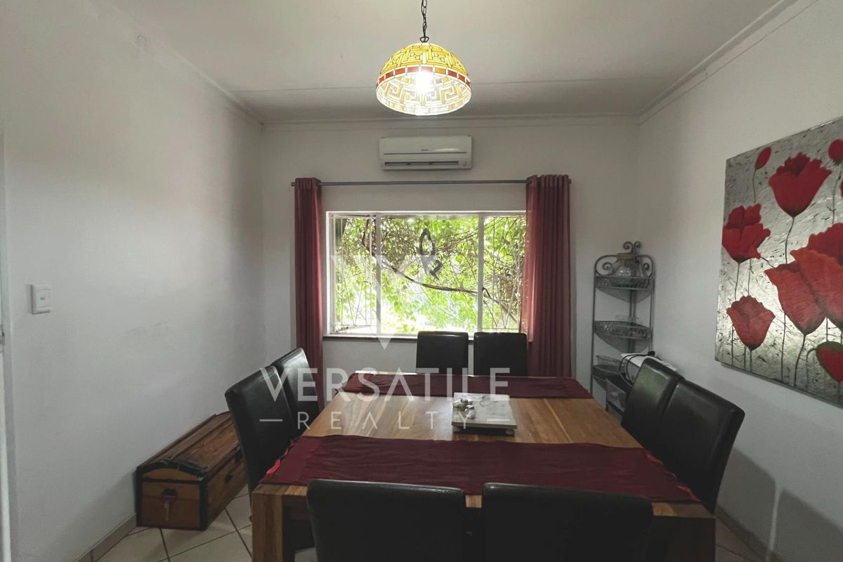 4 Bedroom House For Sale in Olympia - Photo 4