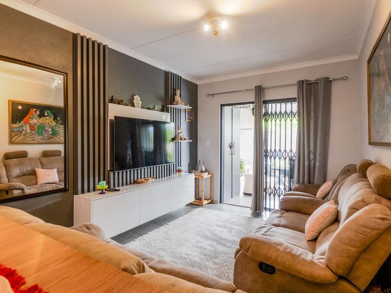 Ground floor modern unit - Photo 8