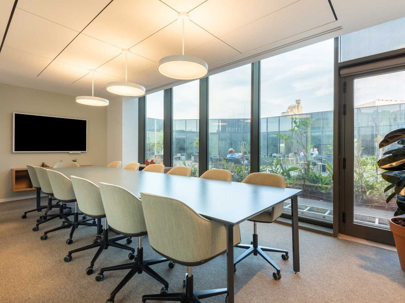 Book serviced office space for businesses of all sizes in SPACES 50 Long Street - Photo 6