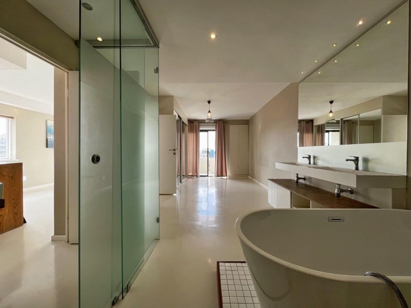 Sun Kissed Two Bedroom Apartment with Balcony and Garage - Photo 4