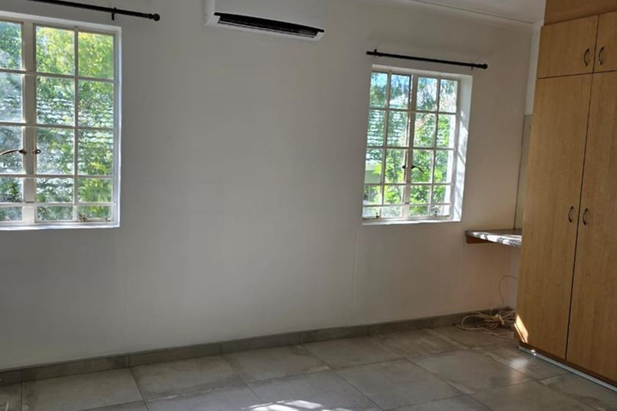 Comfortable 3-Bedroom Home in Kleine Kuppe - Photo 4