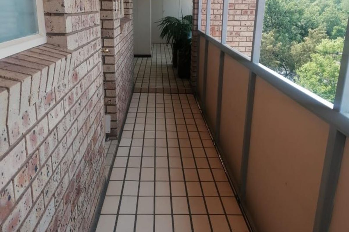 2 Bedroom Top unit in Faerie Glen for Sale - Photo 5