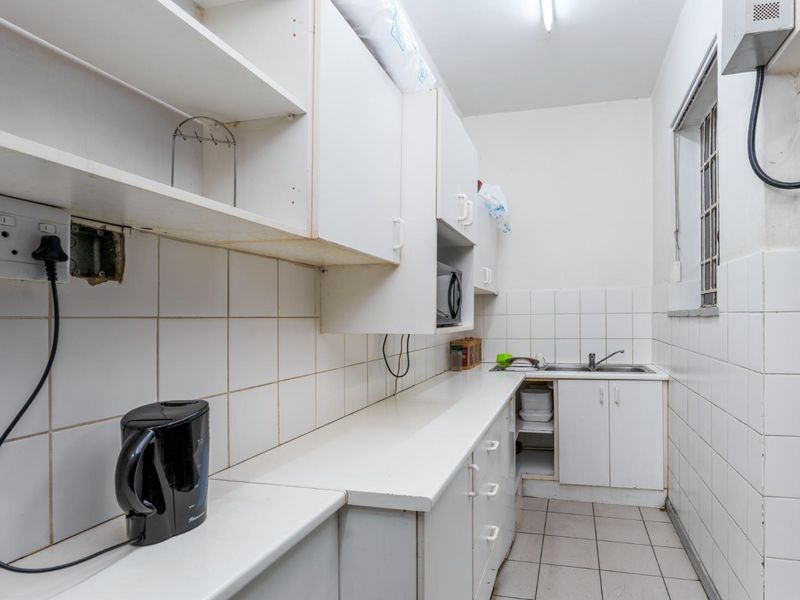 Stunning Commercial Space In Goodwood - Photo 8