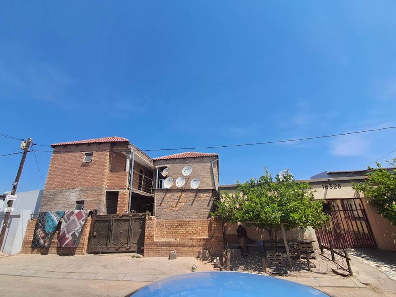 12 Room Investment Property In Ivory Park - Photo 4