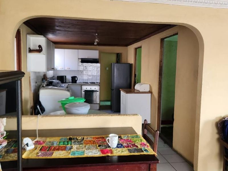 Charming 3-Bedroom Home for Sale in B Section, Khayelitsha - Photo 10