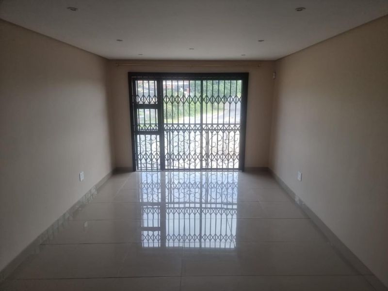 Comfy 3-Bed Home in Clayfield - Ready to Rent! - Photo 2