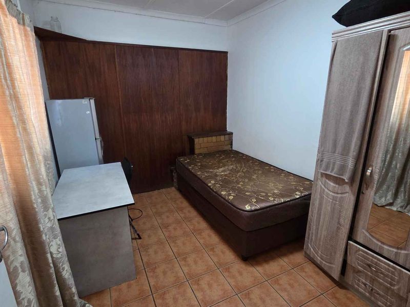 Prime Student Accommodation Investment with Immediate Returns - Photo 4