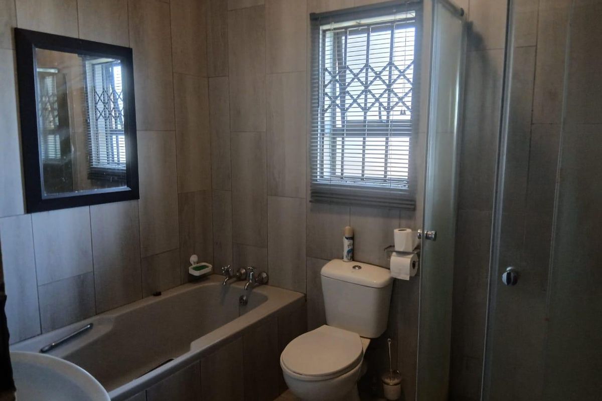 3 Bedroom House for Sale in Mountain View - Photo 5