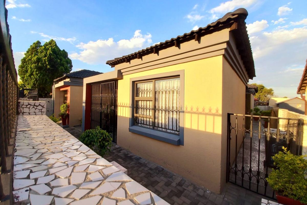 Three bedrooms house for sale in Danville - Photo 2