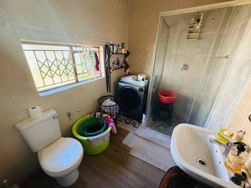 Hendra - Garden Cottage in Glen Hills - Photo 9