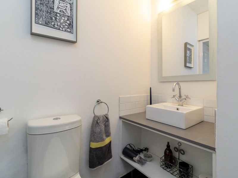 Gorgeous fully furnished Pad at St Martini available to rent immediately - Photo 7