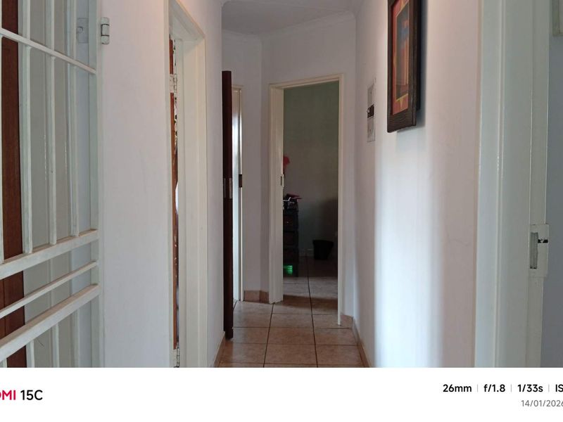 Three Bedroom Corner Townhouse with Garden & Braai - Photo 7