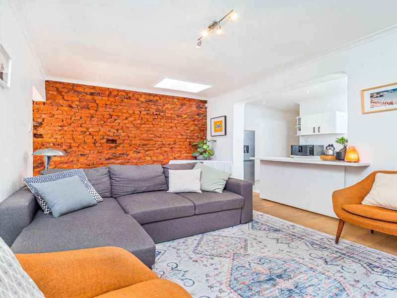 Delightful heritage cottage in the heart of Upper Woodstock - Photo 3