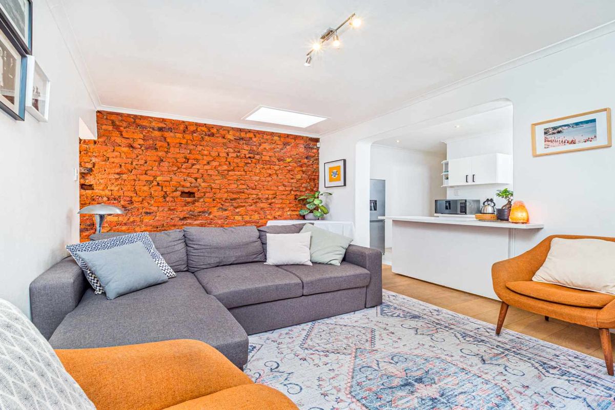 Delightful heritage cottage in the heart of Upper Woodstock - Photo 3